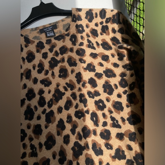 Lord & Taylor 100% Cashmere Leopard Print Sweater - Picture 16 of 16